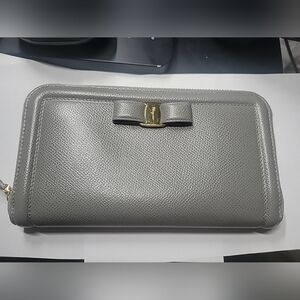 Salvatore Ferragamo Gray Leather Wallet